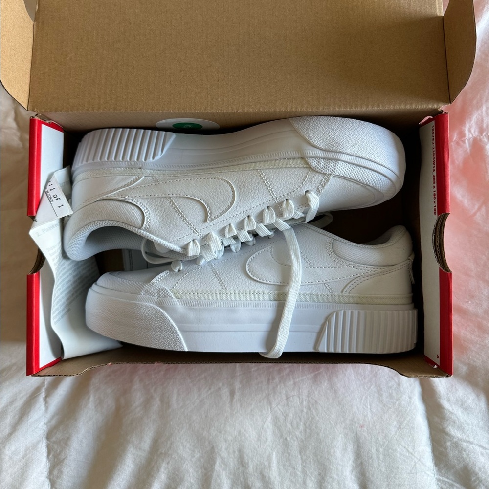 Women Nike Court Legacy Lift
White/White/White
